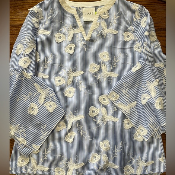 LYSSE Tunic-super sleeves - Picture 5 of 10